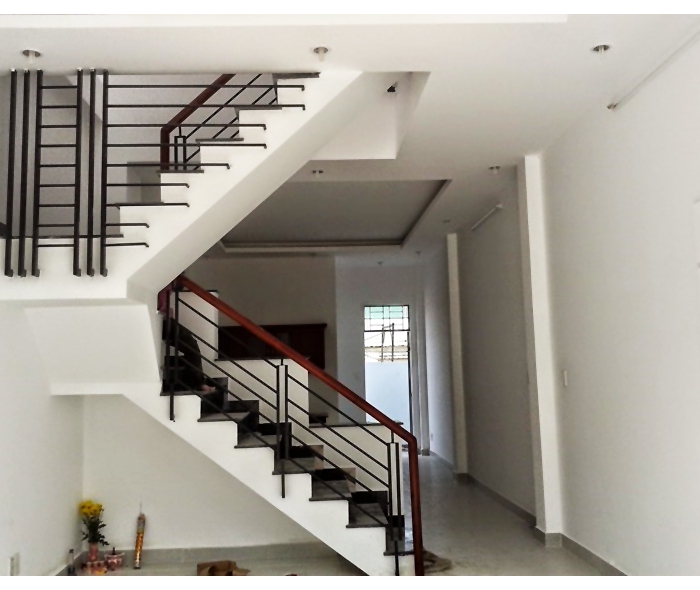 Cầu thang sắt tay vịn gỗ MDS04